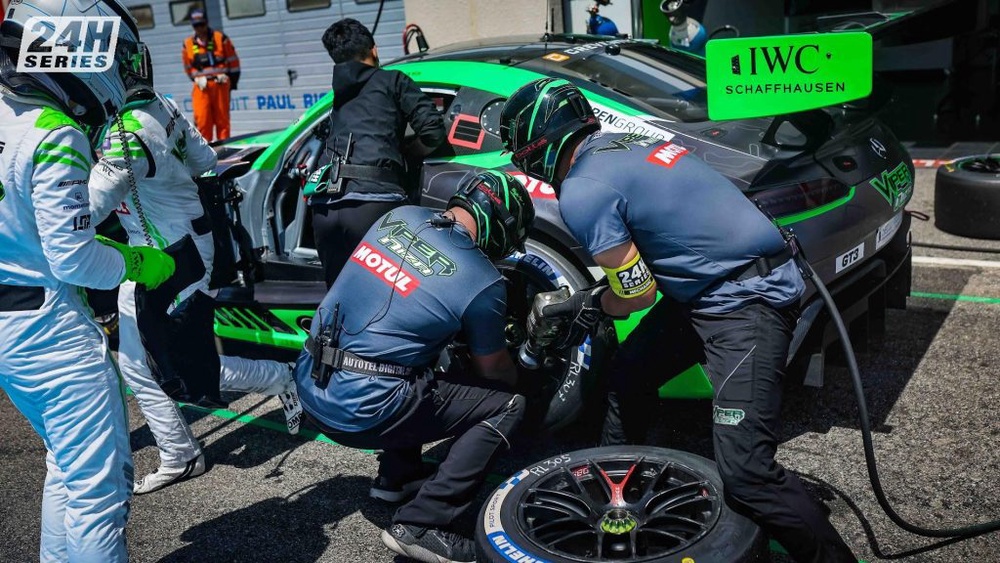Image from: Viper Niza Racing Raih Tempat Ke-10 Keseluruhan di 12 Jam Paul Ricard, Kini Ketiga Dalam Kedudukan GT3-AM