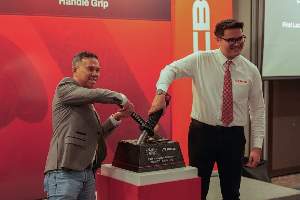 Image from: MKA Group Diiktiraf Malaysia Book of Records Menerusi RCB Nagamaki Handle Grip