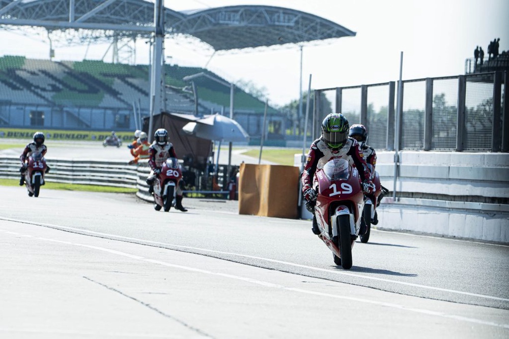Image from: Qayyim Razin Lengkapkan Kemenangan Berganda, Qabil Irfan Hadiahkan ‘Double Podium’ Buat Malaysia Di Sepang