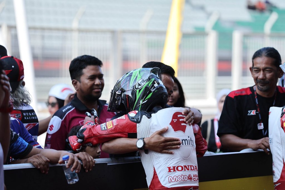 Image from: Qayyim Razin Lengkapkan Kemenangan Berganda, Qabil Irfan Hadiahkan ‘Double Podium’ Buat Malaysia Di Sepang