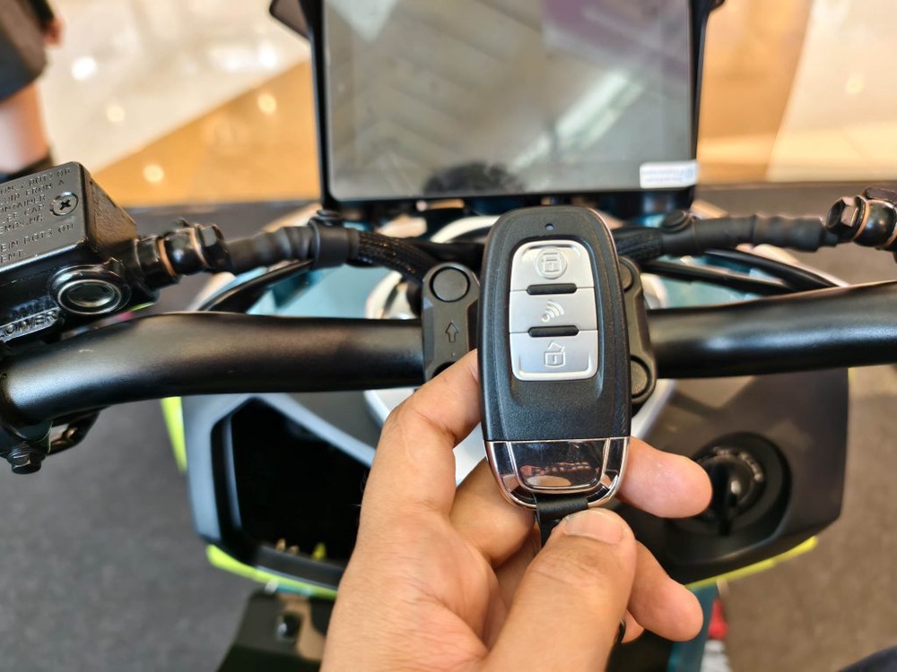 Image from: Aveta Vanguard 180 Rasmi Dilancarkan: Motosikal Adventure Touring Crossover (ATC) Ideal Untuk Penunggang Harian & Kembara!