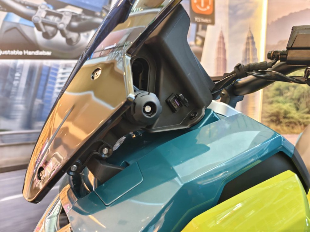Image from: Aveta Vanguard 180 Rasmi Dilancarkan: Motosikal Adventure Touring Crossover (ATC) Ideal Untuk Penunggang Harian & Kembara!