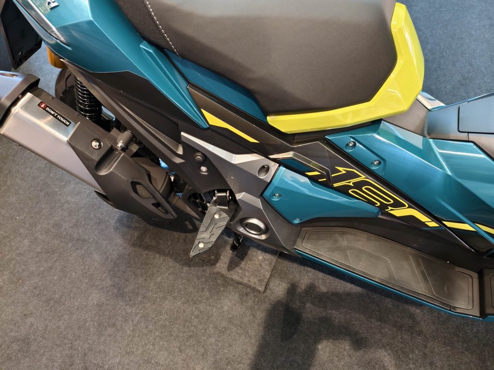 Image from: Aveta Vanguard 180 Rasmi Dilancarkan: Motosikal Adventure Touring Crossover (ATC) Ideal Untuk Penunggang Harian & Kembara!