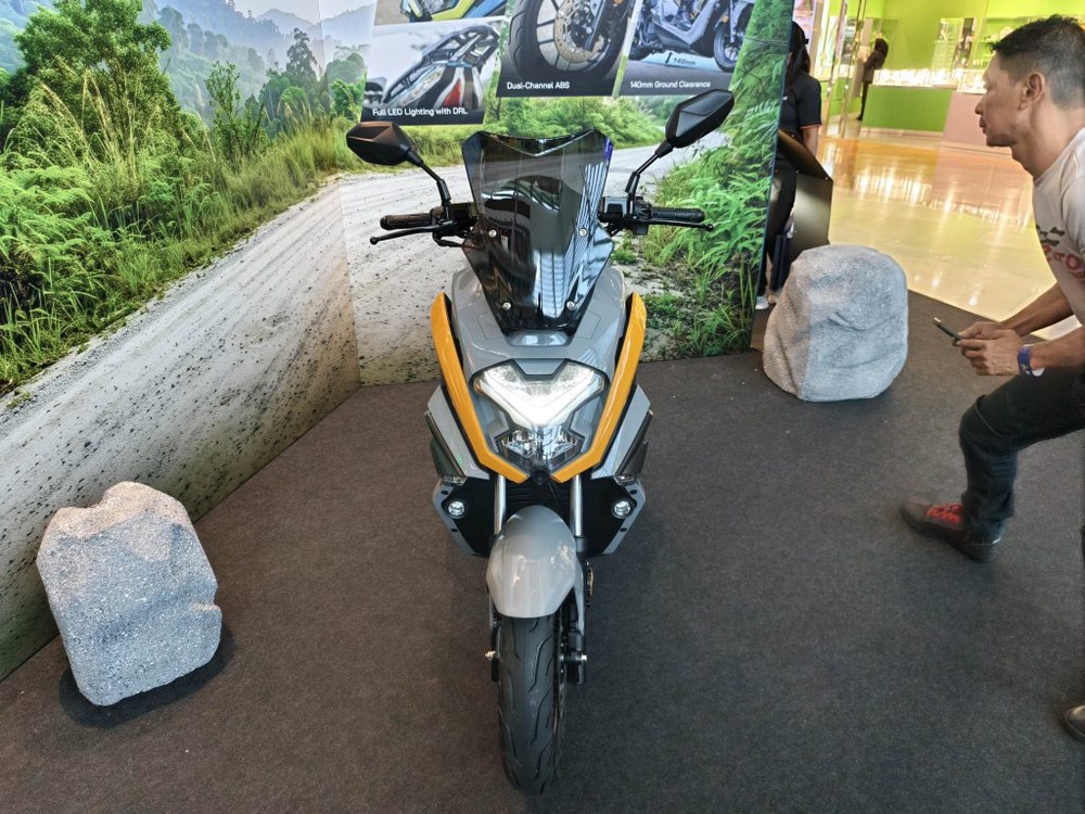 Image from: Aveta Vanguard 180 Rasmi Dilancarkan: Motosikal Adventure Touring Crossover (ATC) Ideal Untuk Penunggang Harian & Kembara!