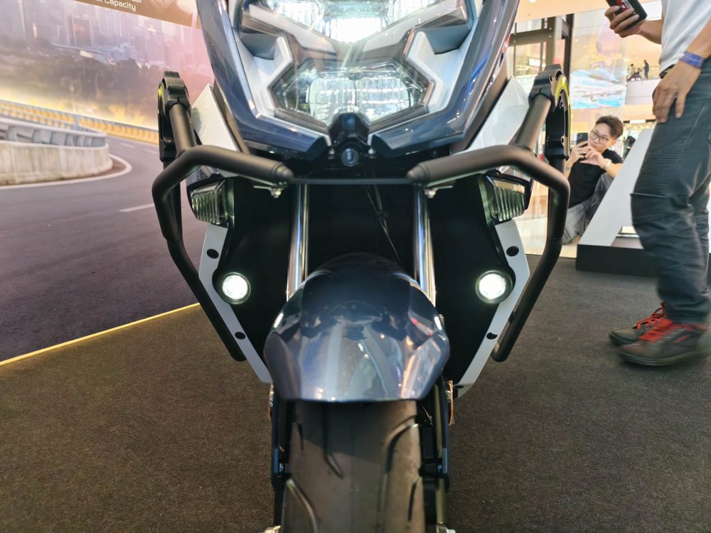 Image from: Aveta Vanguard 180 Rasmi Dilancarkan: Motosikal Adventure Touring Crossover (ATC) Ideal Untuk Penunggang Harian & Kembara!