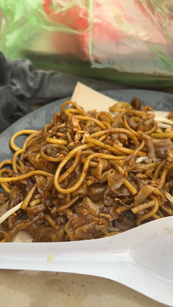 Image from: 16yo student in Batu Pahat runs his own char kway teow stall after school