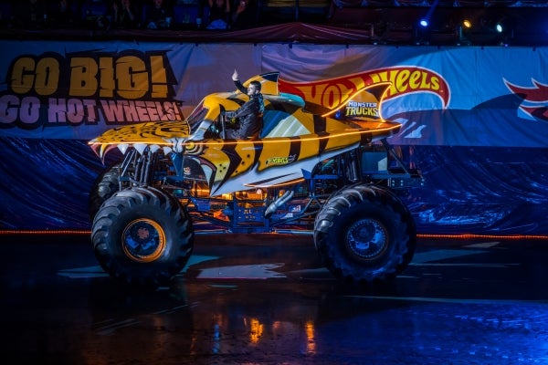 HotWheels HWMTL EventPhoto6 TigerShark