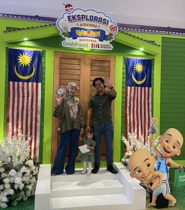 GrabUpinIpin Photo op