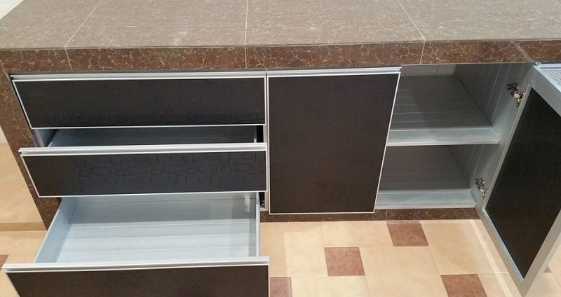 aluminium kitchen cabinets, pros and cons of aluminium kitchen cabinets, cabinet choice for homes