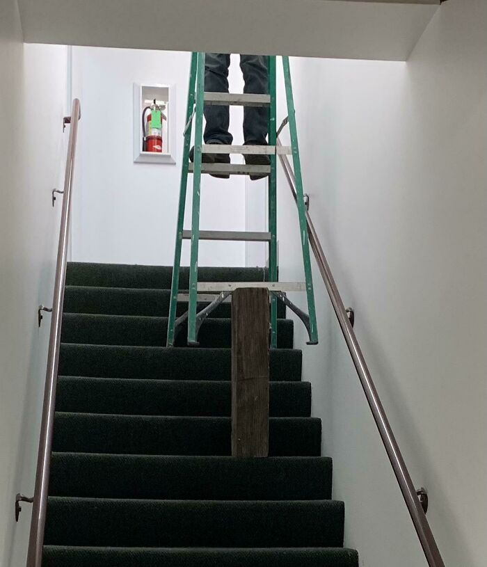 funny-safety-violations-at-work-msn-fb-68873d024bd19.jpg