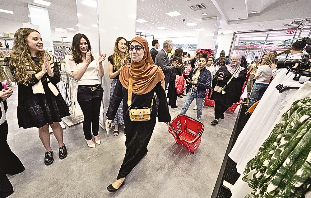 Iconic NY discount luxury store reopens after pandemic bust