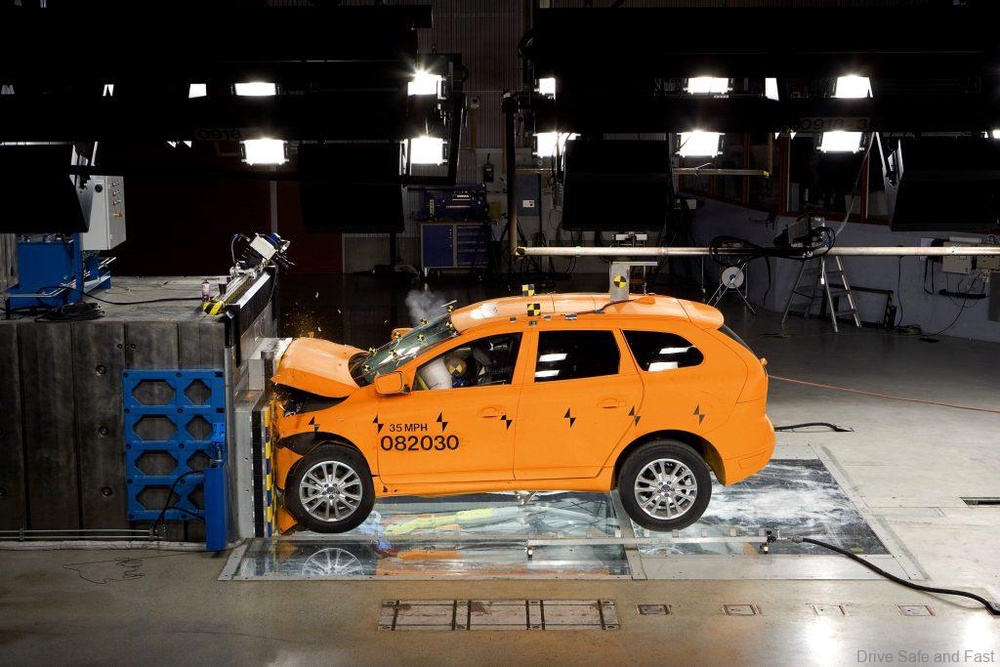 Volvo Cars safety centre testing selamat