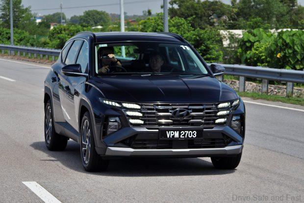 hyundai tucson in motion