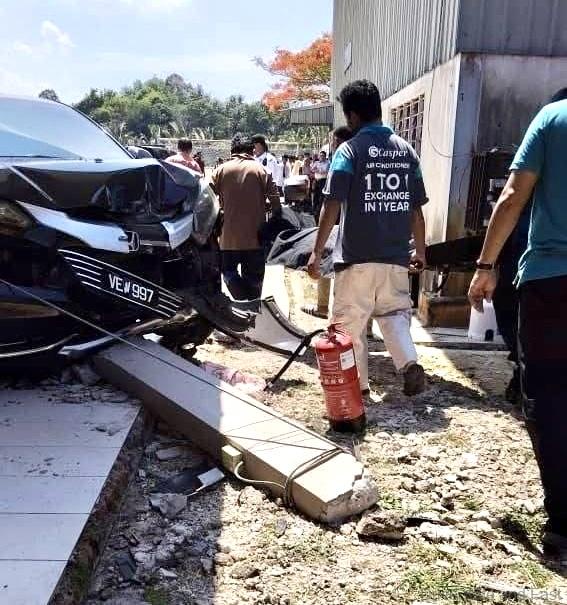 Image from: 13 Year Old Hit By A SUV Outside Of Mosque Dies