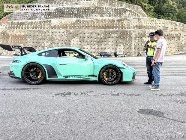 Image from: JPJ & POLICE & AADK LOCK DOWN CAR RACERS IN GENTING HIGHLANDS