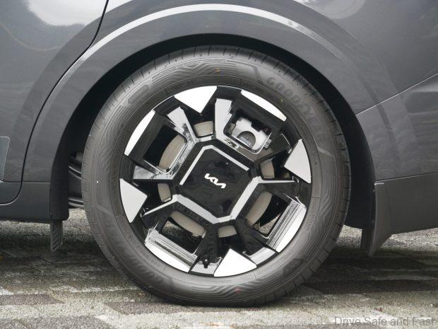 Image from: The Kia Carnival Facelift Does Amazing Things, Pity It’s A Diesel