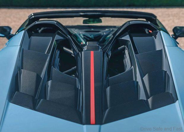 Image from: Lamborghini Fenomeno Roadster Open Top V12 Hybrid Debuts