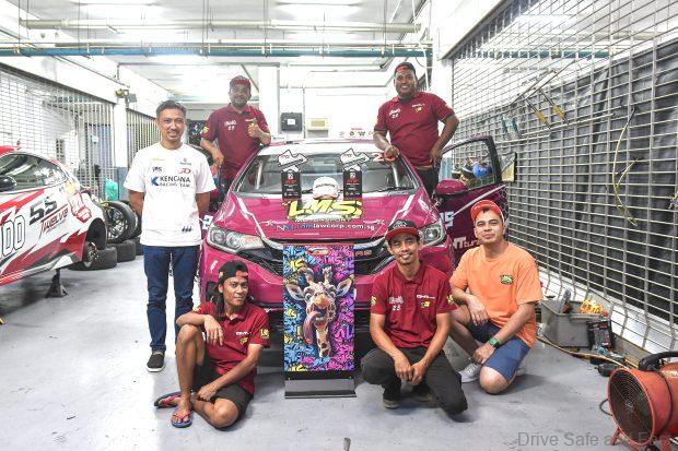 Image from: Privateer Luke Netto And Mark Darwin Take MT1600 Podium