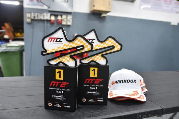 Image from: Privateer Luke Netto And Mark Darwin Take MT1600 Podium