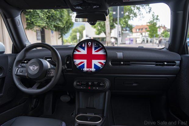 Image from: 6 Units Of MINI Cooper S Oxford Edition Available In Malaysia For RM289,888