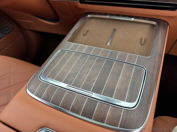 Image from: Voyah Dream 9 Ultra-Luxury Smart MPV First Impression in Beijing