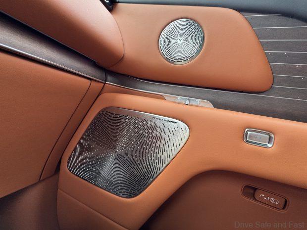 Image from: Voyah Dream 9 Ultra-Luxury Smart MPV First Impression in Beijing