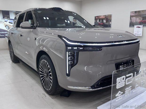 IM LS8 front