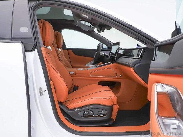 Image from: HIMA Expands Luxeed RX Lineup With 81 kWh Battery: Pre-Sales Open From RMB269,800