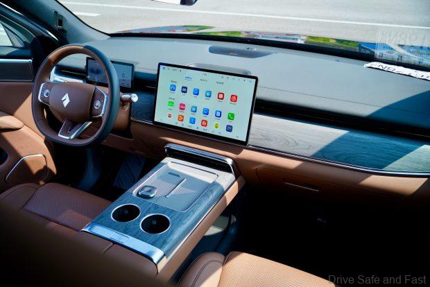 Image from: We Test Drove The Current Wuling Product Portfolio In China, Including The Huajing S, Stario L, Darion, Eksion And More