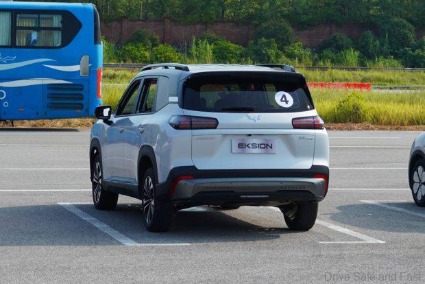 wuling eksion rear end