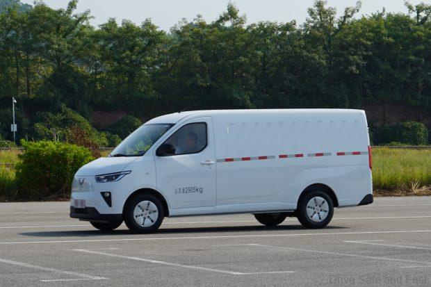 wuling porta ev in motion