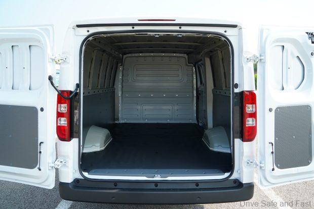 wuling porta ev cargo space