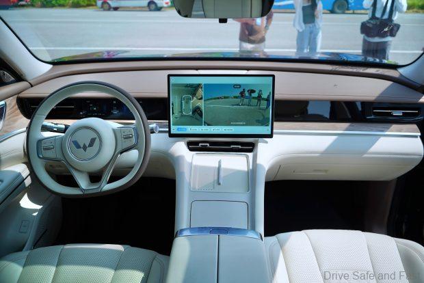 Image from: We Test Drove The Current Wuling Product Portfolio In China, Including The Huajing S, Stario L, Darion, Eksion And More