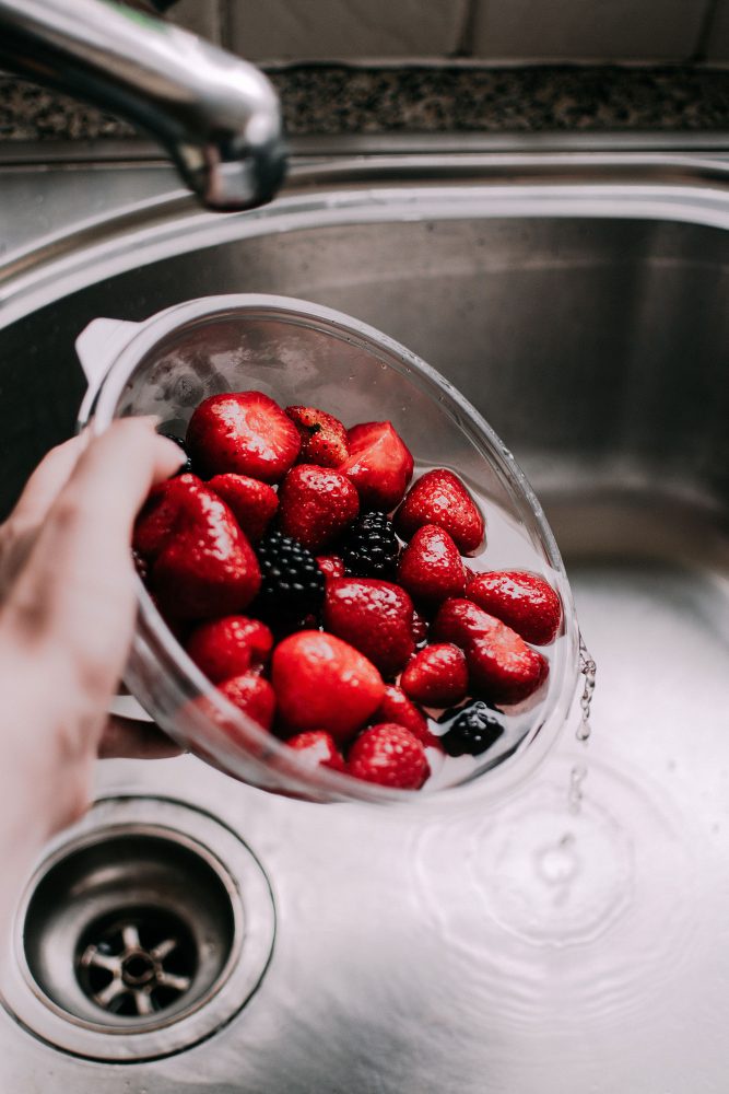 5 Foods That Can Last Beyond Their Best-By Date and 5 That Spoil ...