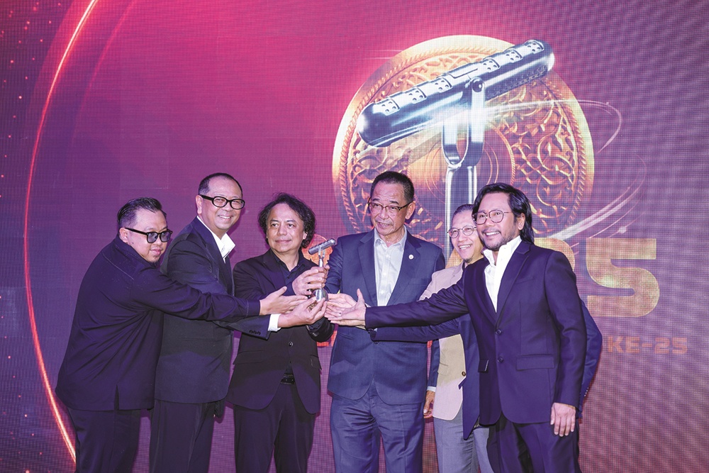 Image from: AIM25, malam terbaik Mimifly, Ella, Siti Nurhaliza