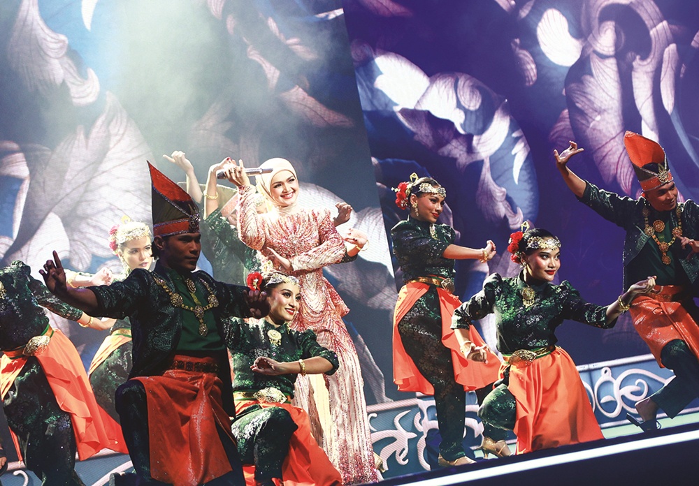 Image from: AIM25, malam terbaik Mimifly, Ella, Siti Nurhaliza