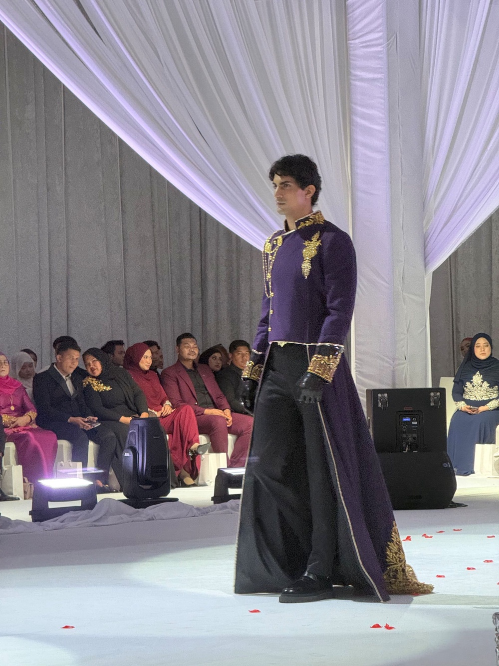 Image from: Eksperimentasi jejaka kerabat diraja Kashfi Zulkufli