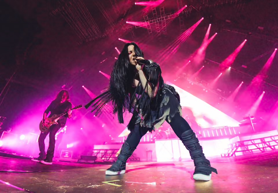 Image from: Macklemore ‘marakkan api’, Amy Lee: ‘Kita bangkit, pilih pendirian’