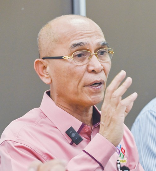 Image from: Tak serik, cabar pihak berkuasa berniaga tanpa lesen