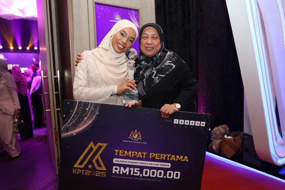 Image from: Bisnes tudung raih anugerah, siswi bioperubatan mahu buka lebih banyak peluang pekerjaan