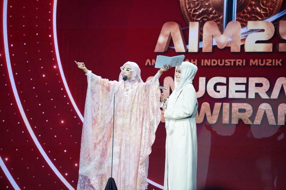 Image from: Siti menang Vokal Wanita Terbaik kali ke-14, Mimifly ‘kaut’ semua