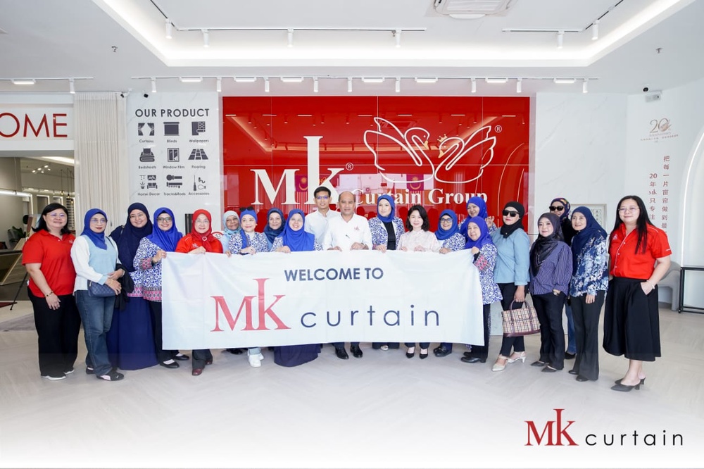 Image from: 20 ahli Peniagawati berkunjung ke ibu pejabat, bilik pameran, kilang jahitan MK Curtain