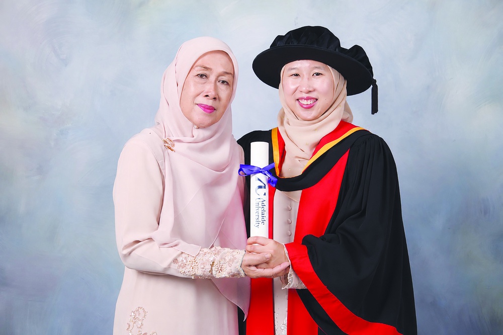 Image from: Dr. Suraya wanita pertama Malaysia raih PhD elektrofisiologi