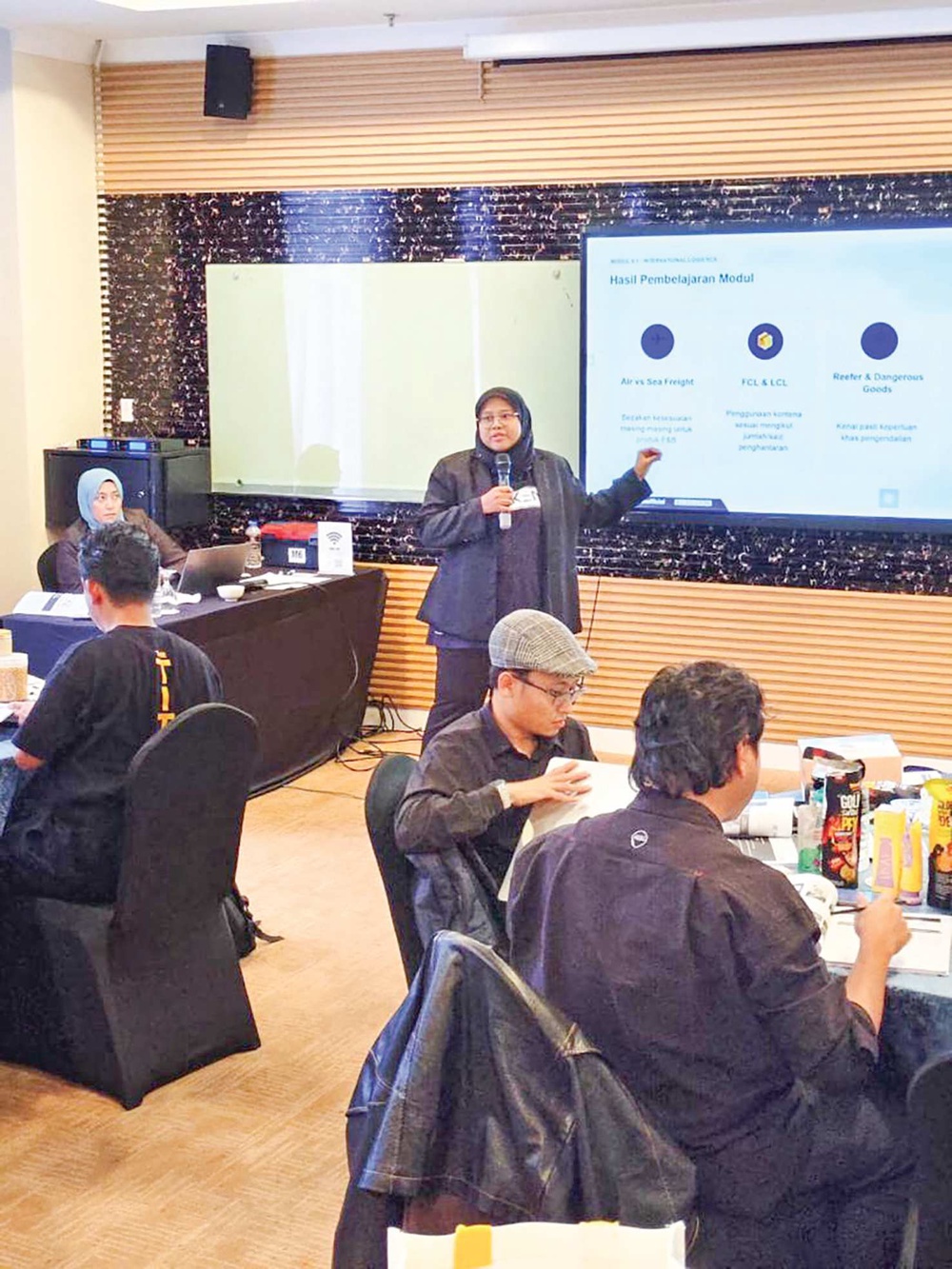 Image from: Zuria wanita ikon perdagangan global, bantu usahawan tempatan tembusi antarabangsa