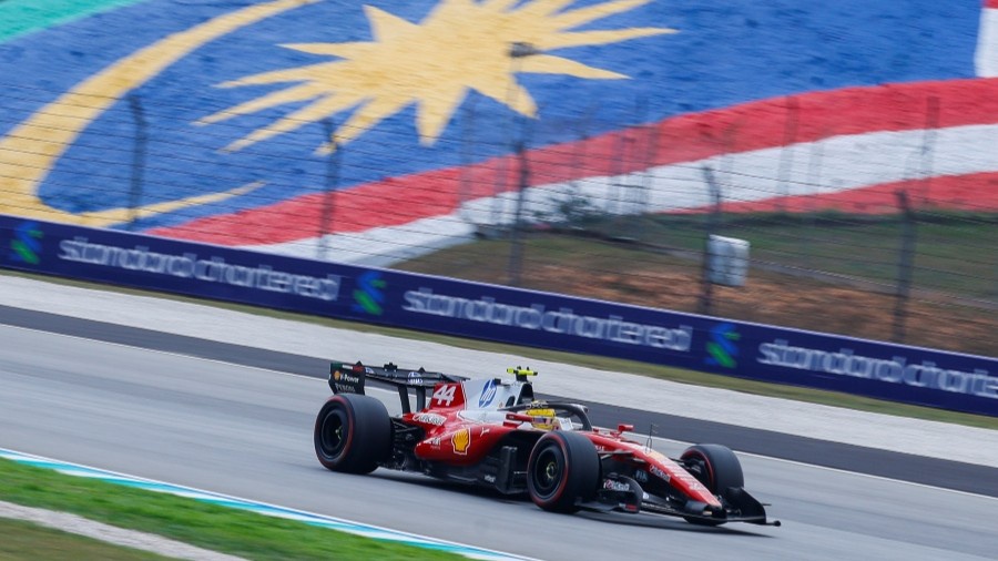 Image from: GP Bahrain: Verstappen sambar petak hadapan pertama musim ini