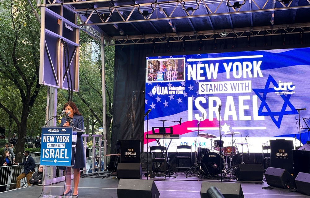 Thousands join pro-Israel rally in New York