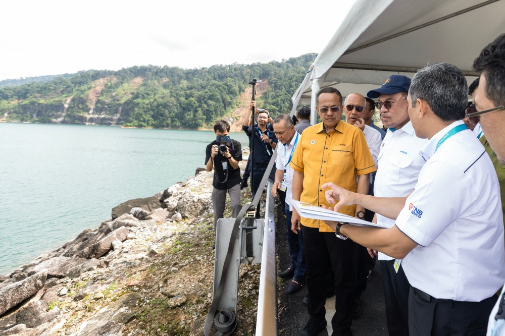 Anwar: Kenyir’s solar and hydrogen ventures to attract investors, boost ...