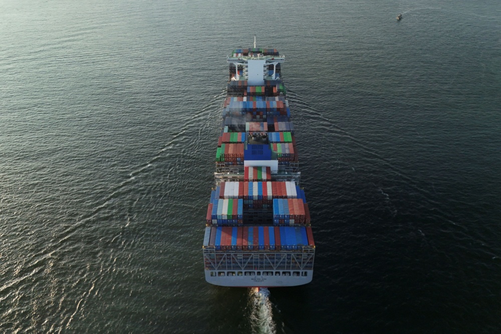 Collision with Singapore container ship sinks Chinese vessel off Guangzhou,  two crew missing