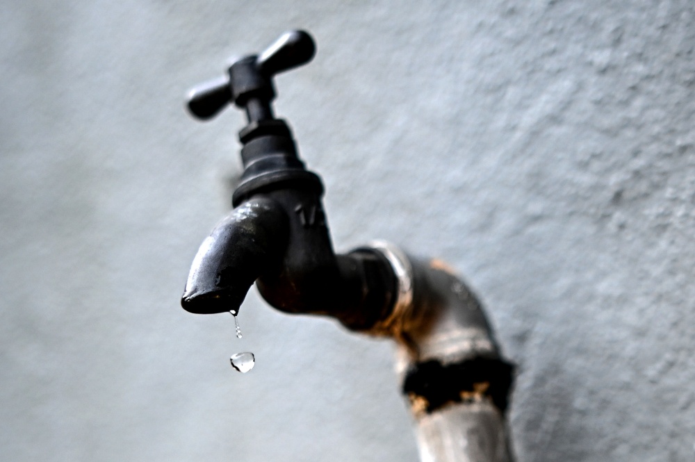 Over 10,000 Labuan residents face six-day water crisis as landslides ...