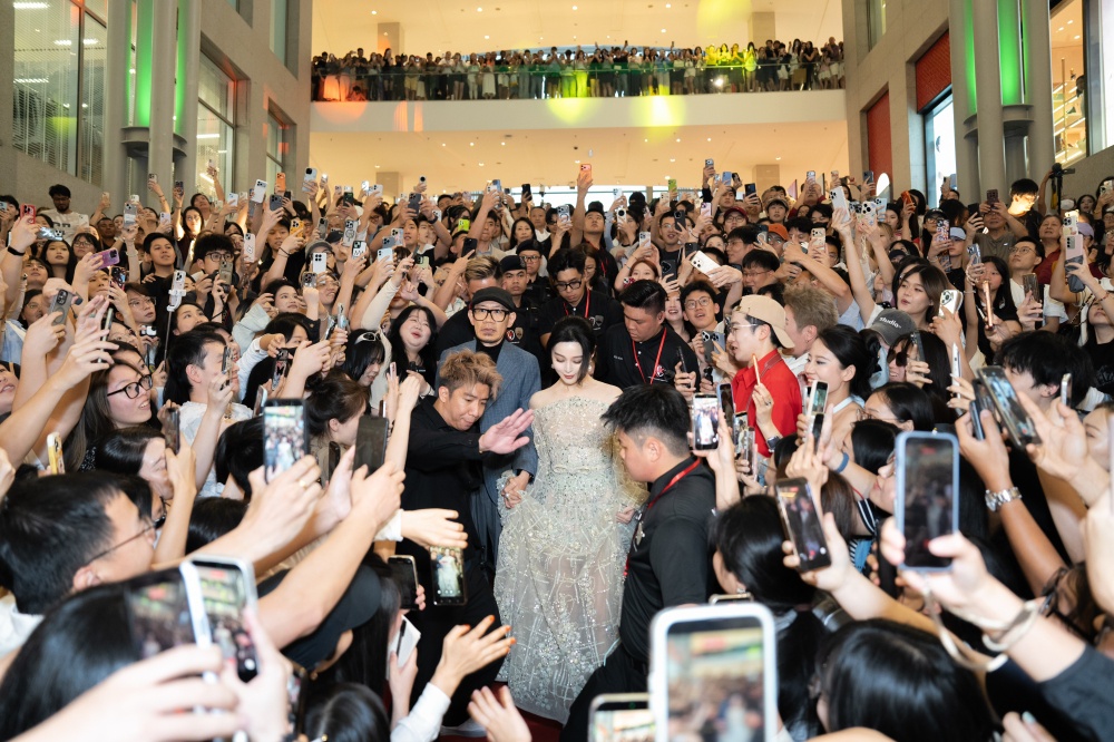 Fan Bingbing greets fans at Pavilion Kuala Lumpur during a promotional event for ‘Mother Bhumi’. — Picture courtesy of Click Entertainment